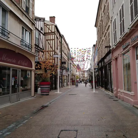 Daire Bureau+chambre Meubles Cote Mairie,comete, Centre Ville *